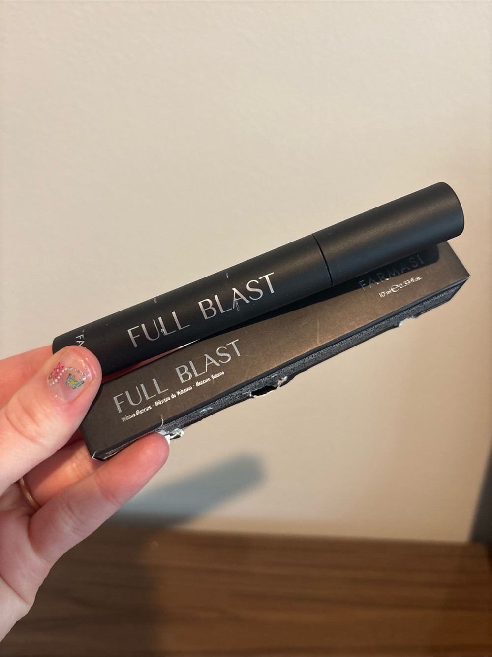 FARMASI FULL BLAST- Volumen Mascara-- 10 ml/ 0.33 fl oz. Brand New BLACK